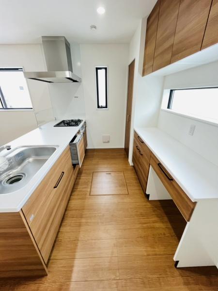 �_�ސ쌧������s���C��4���ڂ̐V�z��ˌ��ẴL�b�`��