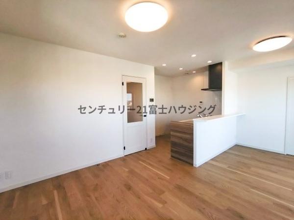 �_�ސ쌧����s�Ó��4���ڂ̒��Ã}���V�����̃��r���O