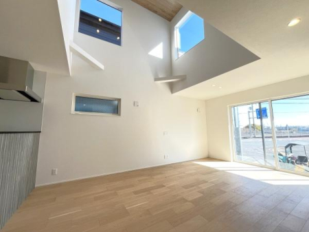 �_�ސ쌧����s���̐V�z��ˌ��Ẵ��r���O