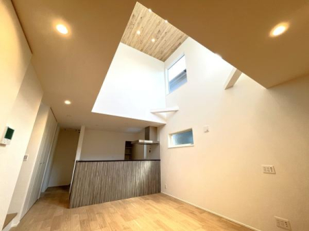 �_�ސ쌧����s���̐V�z��ˌ��Ẵ��r���O