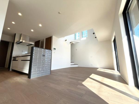 �_�ސ쌧����s���̐V�z��ˌ��Ẵ��r���O