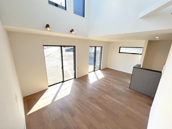 �_�ސ쌧����s���̐V�z��ˌ��Ẵ��r���O