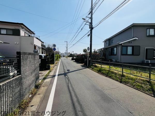 �_�ސ쌧����s�����̓y�n�̑O�ʓ��H�܂ތ��n�ʐ^