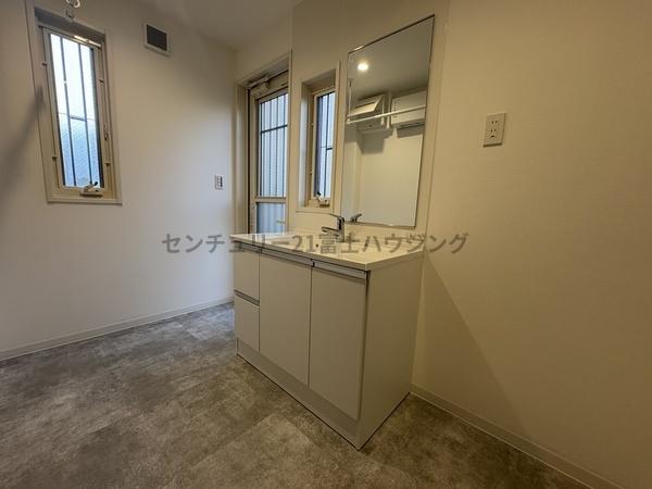 �_�ސ쌧������s���C�ݓ�3���ڂ̒��È�ˌ��Ă̐��ʑ�E���ʏ�