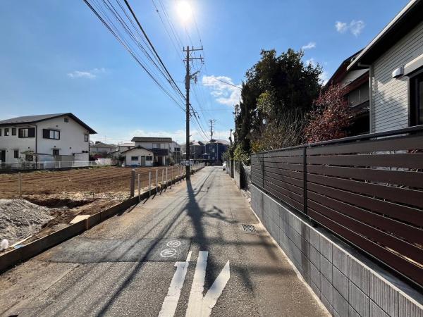 �_�ސ쌧����s�����k2���ڂ̐V�z��ˌ��Ă̑O�ʓ��H�܂ތ��n�ʐ^