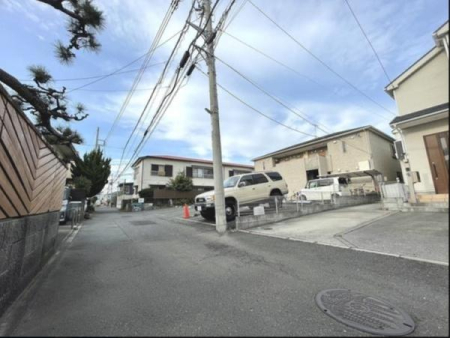 �_�ސ쌧����s�А��C��3���ڂ̒��È�ˌ��Ă̑O�ʓ��H�܂ތ��n�ʐ^