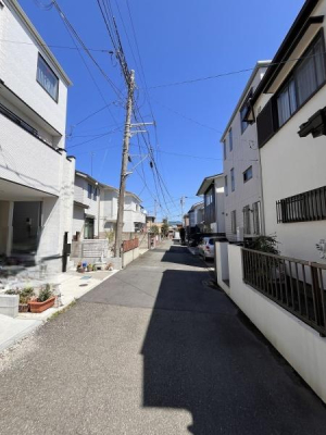 �_�ސ쌧������s�l�|1���ڂ̒��È�ˌ��Ă̑O�ʓ��H�܂ތ��n�ʐ^