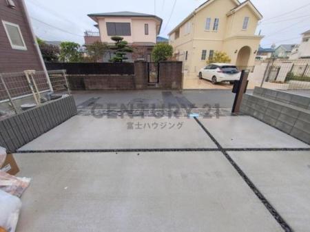 �_�ސ쌧����s�����C��7���ڂ̐V�z��ˌ��Ă̒��ԏ�