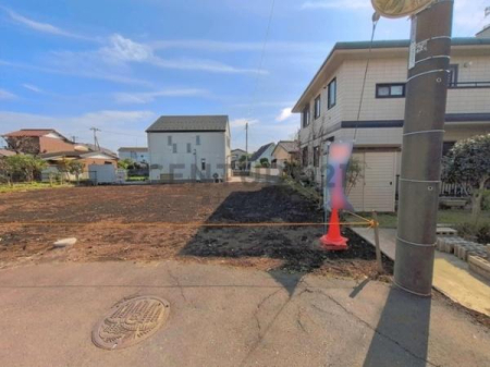 �_�ސ쌧����s���q�̓y�n�̑O�ʓ��H�܂ތ��n�ʐ^