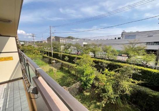 �_�ސ쌧���q�s�␣1���ڂ̒��Ã}���V�����̏Z�˂���̒��]�ʐ^