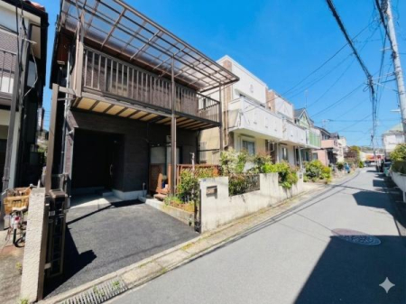 �_�ސ쌧���q�s�r�q1���ڂ̓y�n�̑O�ʓ��H�܂ތ��n�ʐ^