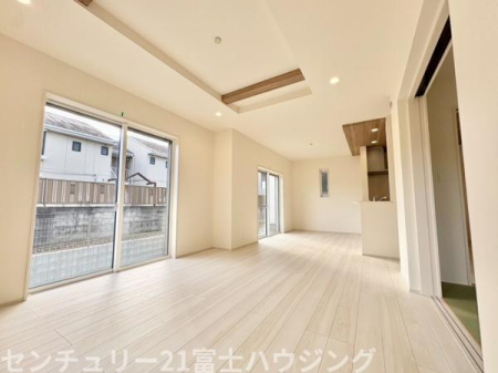 �_�ސ쌧����s���̐V�z��ˌ��Ẵ��r���O