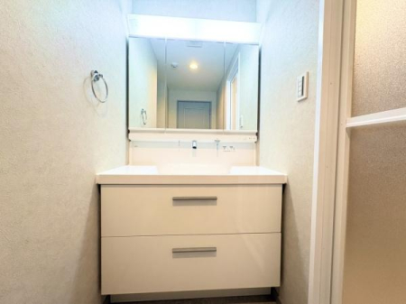 �_�ސ쌧������s���C��1���ڂ̒��Ã}���V�����̐��ʑ�E���ʏ�