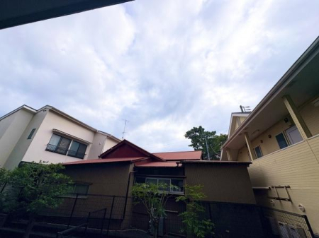 �_�ސ쌧������s���C��1���ڂ̒��Ã}���V�����̏Z�˂���̒��]�ʐ^