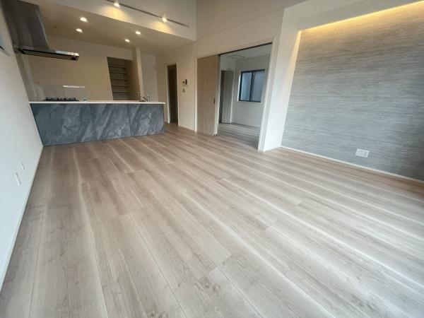 �_�ސ쌧������s����1���ڂ̐V�z��ˌ��Ẵ��r���O