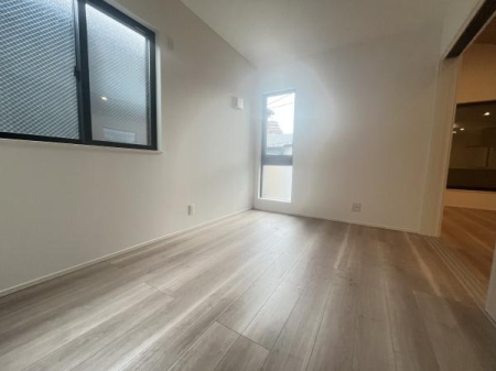 �_�ސ쌧������s����1���ڂ̐V�z��ˌ��Ẵ��r���O