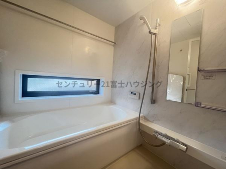 �_�ސ쌧������s����1���ڂ̐V�z��ˌ��Ă̗���