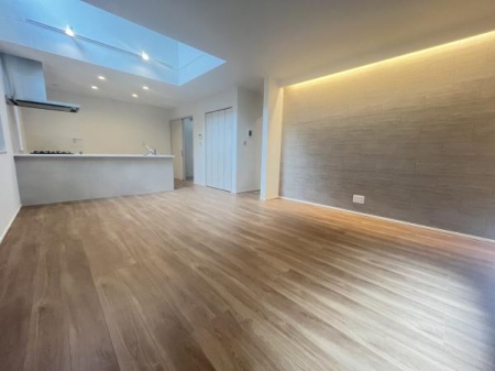 �_�ސ쌧������s����1���ڂ̐V�z��ˌ��Ẵ��r���O