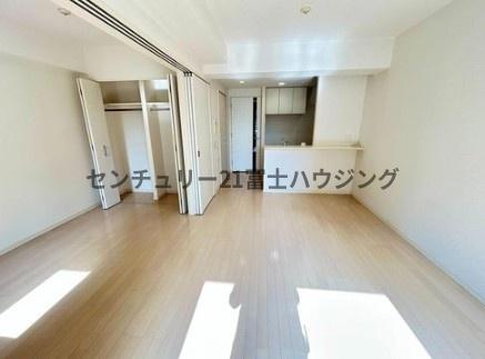 �_�ސ쌧����s����̒��Ã}���V�����̃��r���O