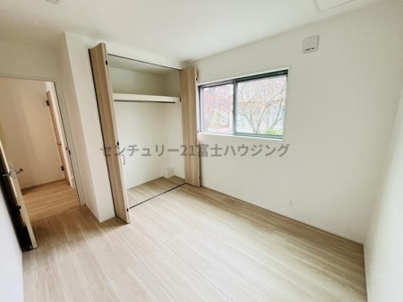 �_�ސ쌧������s���a�c1���ڂ̐V�z��ˌ��Ă̎q������