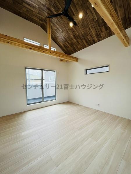 �_�ސ쌧������s���a�c1���ڂ̐V�z��ˌ��Ẵ��r���O