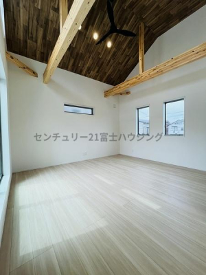 �_�ސ쌧������s���a�c1���ڂ̐V�z��ˌ��Ẵ��r���O