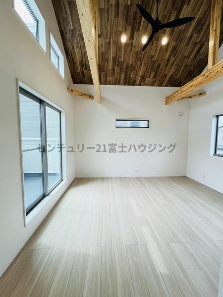 �_�ސ쌧������s���a�c1���ڂ̐V�z��ˌ��Ẵ��r���O