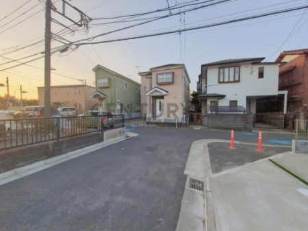 �_�ސ쌧����s�ғ�������1���ڂ̐V�z��ˌ��Ă̑O�ʓ��H�܂ތ��n�ʐ^