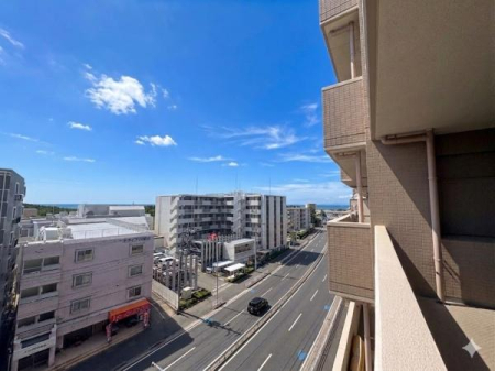 �_�ސ쌧������s�΂��l�̒��Ã}���V�����̏Z�˂���̒��]�ʐ^