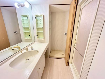 �_�ސ쌧������s���C�ݓ�6���ڂ̒��Ã}���V�����̐��ʑ�E���ʏ�