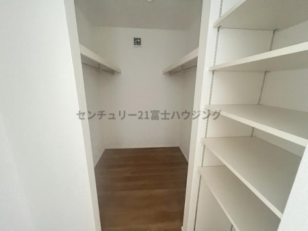 �_�ސ쌧������s����1���ڂ̐V�z��ˌ��Ă̎��[