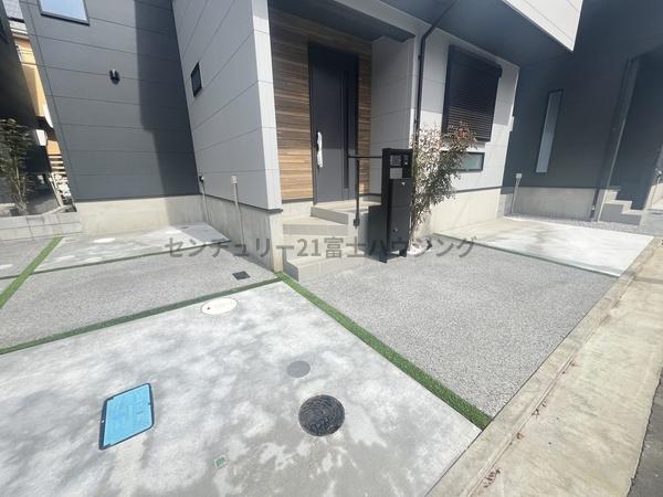 �_�ސ쌧������s����1���ڂ̐V�z��ˌ��Ă̒��ԏ�