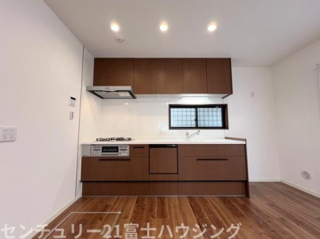 �_�ސ쌧������s����4���ڂ̒��È�ˌ��ẴL�b�`��