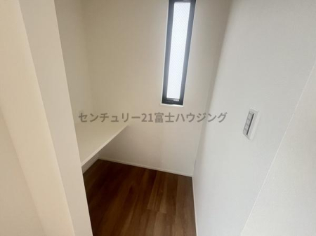 �_�ސ쌧������s����1���ڂ̐V�z��ˌ��Ẵ��r���O�ȊO�̋���