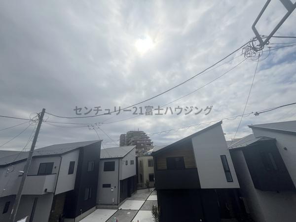 �_�ސ쌧������s����1���ڂ̐V�z��ˌ��Ă̏Z�˂���̒��]�ʐ^