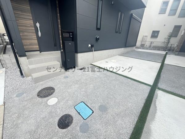 �_�ސ쌧������s����1���ڂ̐V�z��ˌ��Ă̒��ԏ�