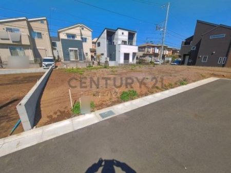 �_�ސ쌧����s���q�̓y�n�̑O�ʓ��H�܂ތ��n�ʐ^