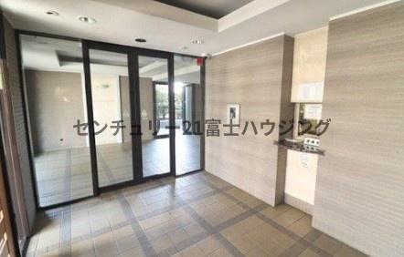 �_�ސ쌧����s�H��3���ڂ̒��Ã}���V�����̃G���g�����X