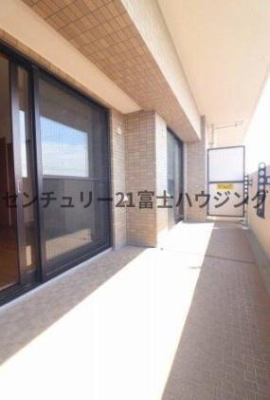 �_�ސ쌧����s�H��3���ڂ̒��Ã}���V�����̃o���R�j�[