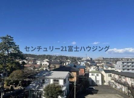 �_�ސ쌧����s�H��3���ڂ̒��Ã}���V�����̏Z�˂���̒��]�ʐ^