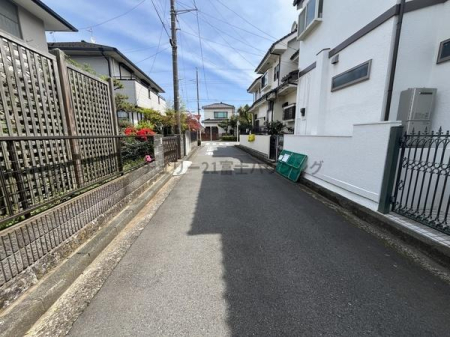 �_�ސ쌧������s���c3���ڂ̓y�n�̑O�ʓ��H�܂ތ��n�ʐ^