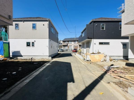 �_�ސ쌧����s���q�̐V�z��ˌ��Ă̑O�ʓ��H�܂ތ��n�ʐ^