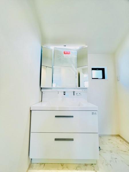 �_�ސ쌧����s�H��5���ڂ̐V�z��ˌ��Ă̐��ʑ�E���ʏ�