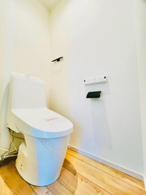 �_�ސ쌧����s�H��5���ڂ̐V�z��ˌ��Ẵg�C��