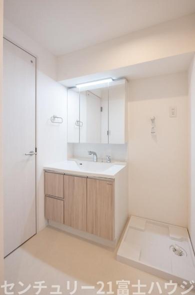 �_�ސ쌧����s�����C��1���ڂ̒��Ã}���V�����̐��ʑ�E���ʏ�