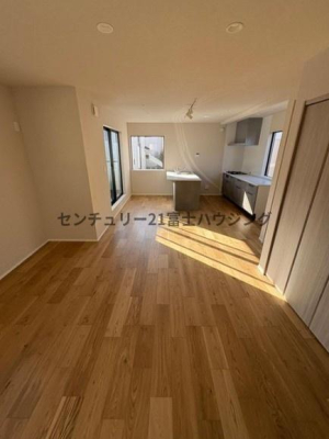 �_�ސ쌧����s����4���ڂ̐V�z��ˌ��Ẵ��r���O