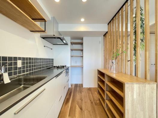 �_�ސ쌧���q�s�ޖ؍�3���ڂ̒��Ã}���V�����̃L�b�`��