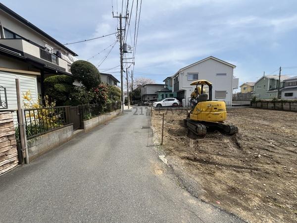 �_�ސ쌧������s�����̓y�n�̑O�ʓ��H�܂ތ��n�ʐ^