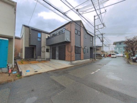 �_�ސ쌧������s���h�̐V�z��ˌ��Ă̑O�ʓ��H�܂ތ��n�ʐ^