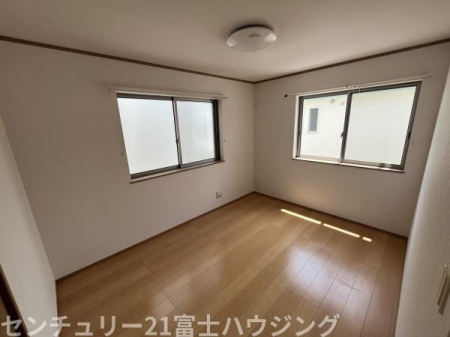 �_�ސ쌧������s�H��2���ڂ̒��È�ˌ��Ă̎q������